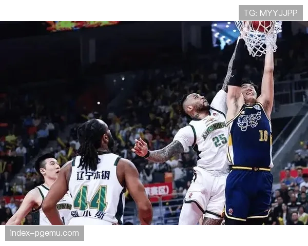 辽宁对阵广东付豪二十六分九篮板 内线统治力尽显